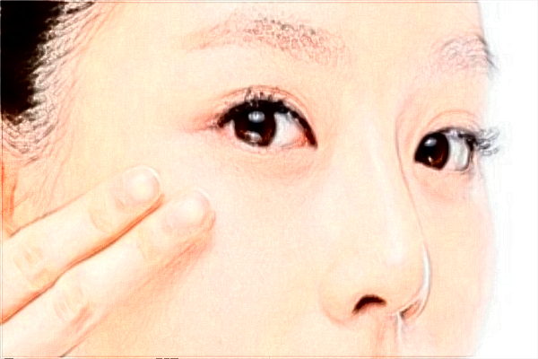 割雙眼皮和埋線哪個(gè)好?割雙眼皮和去眼袋哪個(gè)風(fēng)險(xiǎn)大?