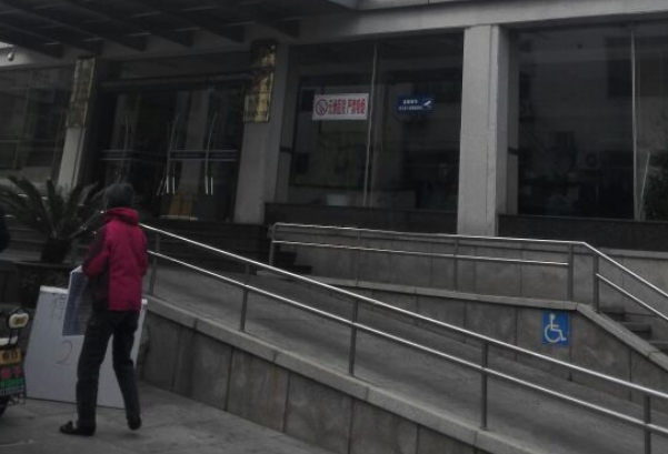 2024威海市立二院假體隆胸價格_假體隆胸恢復期是多久