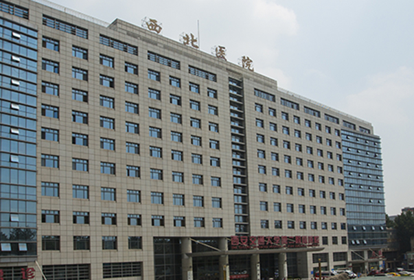 2024西安二院鼻骨矯正價格?鼻骨矯正手術(shù)有后遺癥嗎