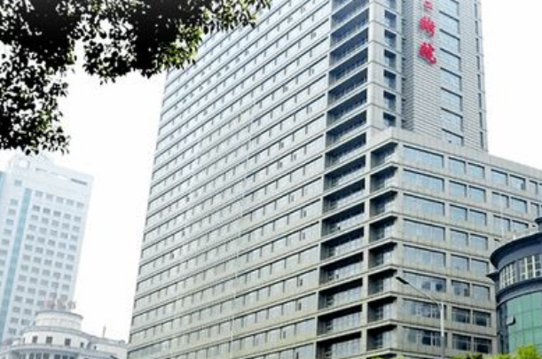 南昌大學(xué)第二附屬醫(yī)院激光近視大概多少錢?激光近視后遺癥