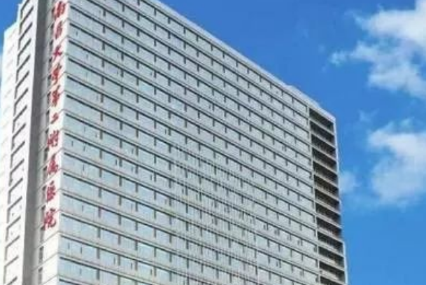 南昌大學(xué)第二附屬醫(yī)院去眼袋怎么樣?2024去眼袋手術(shù)費(fèi)用