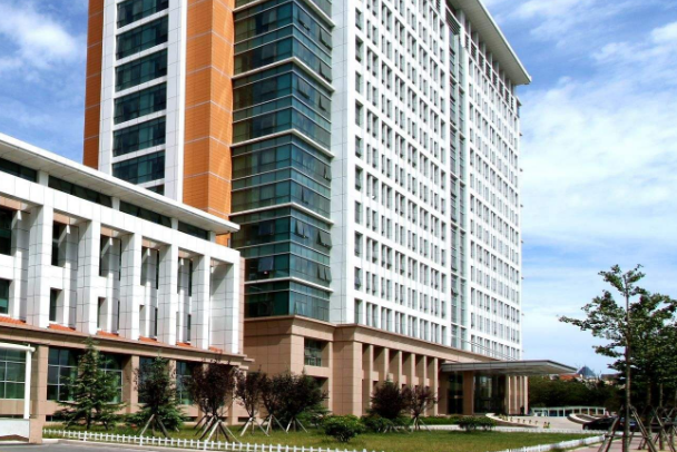 2024青島401醫(yī)院種一顆牙多少錢(qián)?種牙的好處與危害