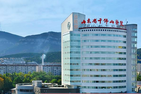 2024山東省千佛山醫(yī)院近視手術(shù)價(jià)格?近視手術(shù)后遺癥