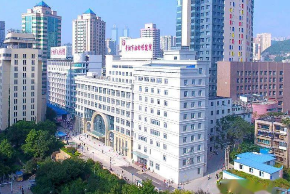 2024貴陽(yáng)市婦幼保健院近視手術(shù)費(fèi)用?近視手術(shù)有風(fēng)險(xiǎn)嗎