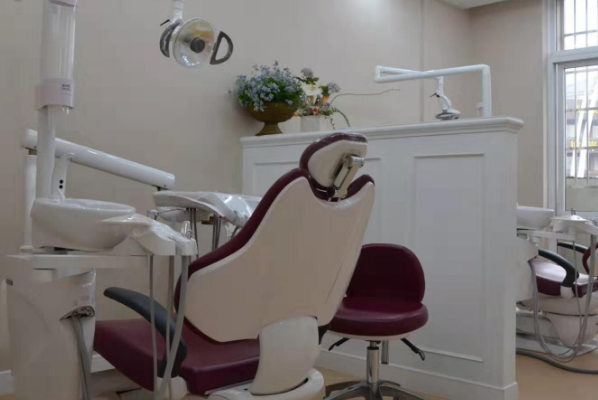 義烏傅氏口腔門(mén)診部種植牙壽命是多少年?種植牙疼嗎