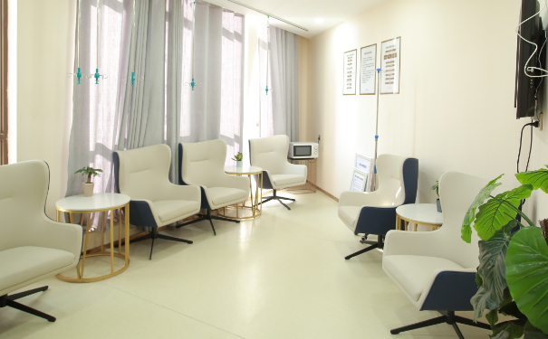 沈陽(yáng)鐵西麗珈醫(yī)療美容門(mén)診部玻尿酸去皺費(fèi)用多少?技術(shù)特色&一年親測(cè)案例全解