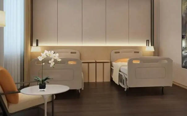 南寧美初醫(yī)療美容門診部眼部除皺費(fèi)用查詢?技術(shù)等級怎么樣?