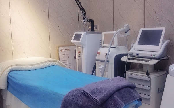 甘肅錦華醫(yī)院頸部去皺術(shù)后半年案例點(diǎn)評(效果怎么樣?技術(shù)亮點(diǎn))