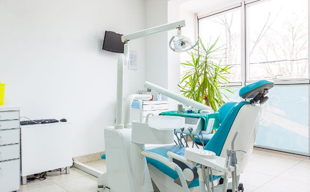 岳陽(yáng)愛(ài)思特醫(yī)療美容門(mén)診部植發(fā)半年術(shù)后案例反饋&費(fèi)用明細(xì)?