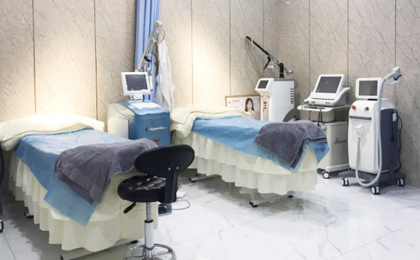 無錫施爾美醫(yī)療美容醫(yī)院發(fā)際線植發(fā)技術(shù)優(yōu)點怎么樣?案例變化&價格一覽表