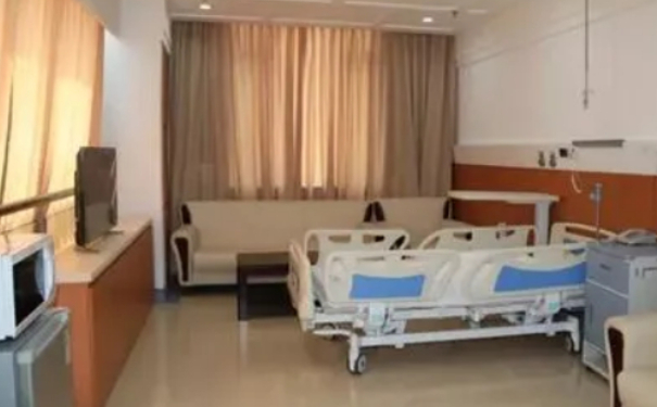 西寧華美整形醫(yī)院面部脂肪填充術后一年求美案例&費用明細?