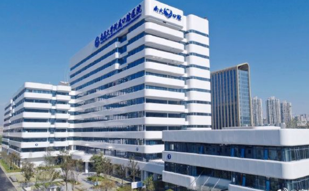 南昌大學(xué)附屬口腔醫(yī)院桑婷金屬自鎖牙套矯正技術(shù)評價怎么樣?案例欣賞&效果詳情