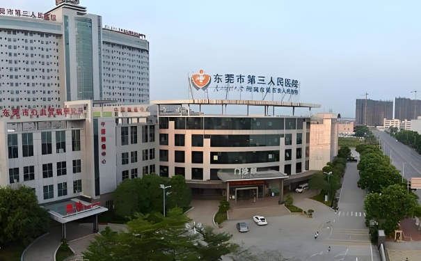 東莞市松山湖中心醫(yī)院整牙齒90天術(shù)后案例反饋(效果怎么樣?技術(shù)優(yōu)點)